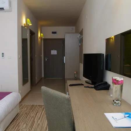 Aqua Nevis & Aqua Park فندق