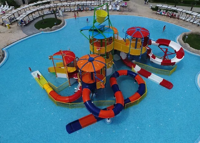 Aqua Nevis & Aqua Park ホテル サニービーチ