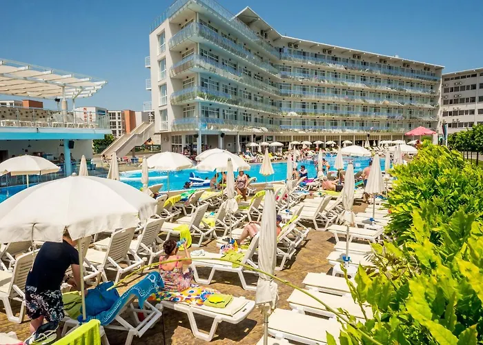 Aqua Nevis & Aqua Park 3*