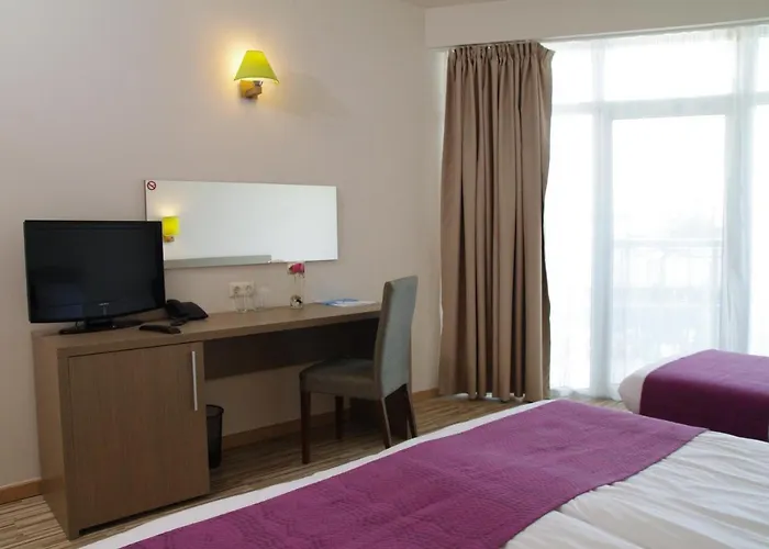 Aqua Nevis & Aqua Park サニービーチ