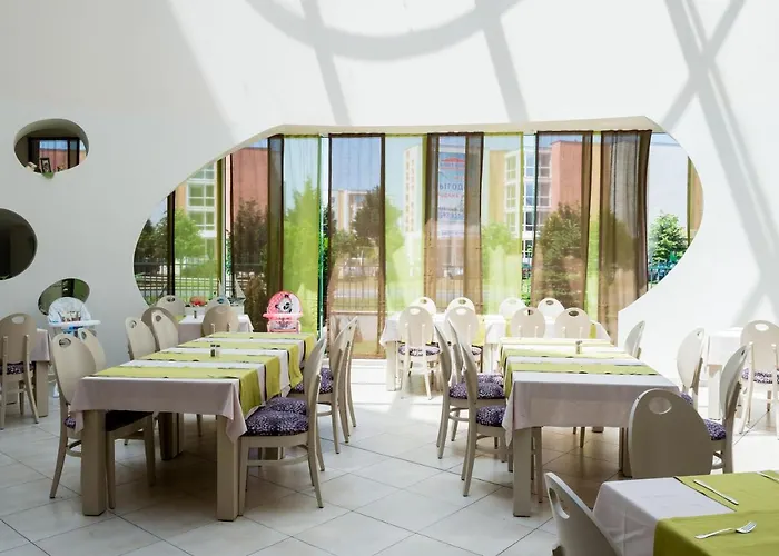 Aqua Nevis & Aqua Park ホテル サニービーチ