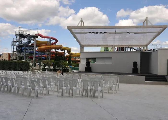 Aqua Nevis & Aqua Park サニービーチ