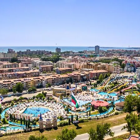 Aqua Nevis & Aqua Park ホテル 4*