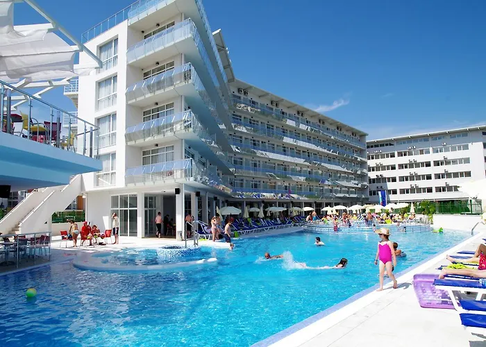 Hotell Aqua Nevis & Aqua Park Slăntjev Brjag