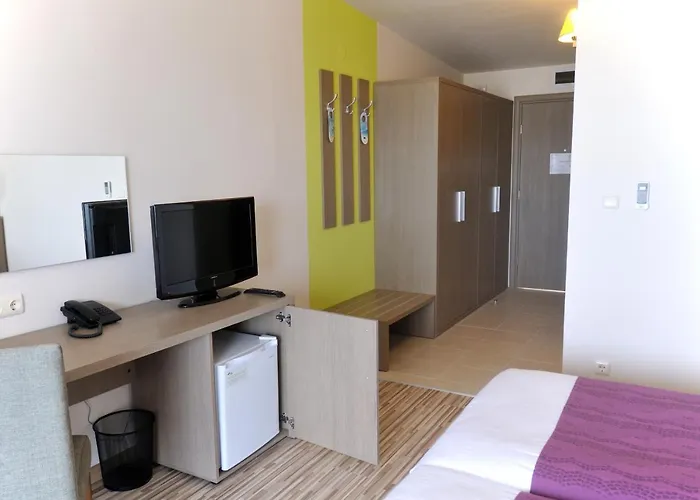 Aqua Nevis & Aqua Park 3* Slăntjev Brjag