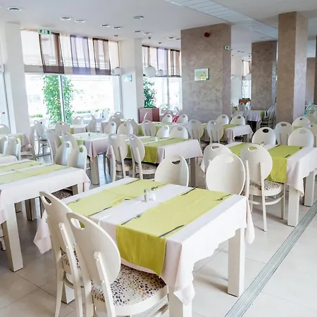 Szálloda Aqua Nevis & Aqua Park Napospart